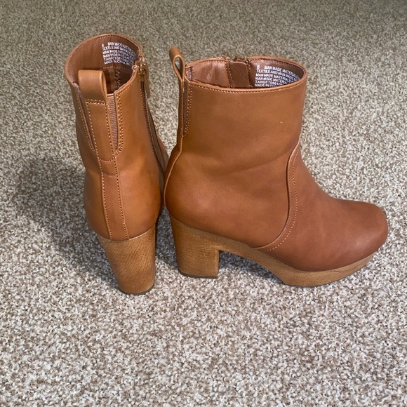 Universal Thread Platform Boots | Size 6 | Color: Chestnut - Picture 3 of 4